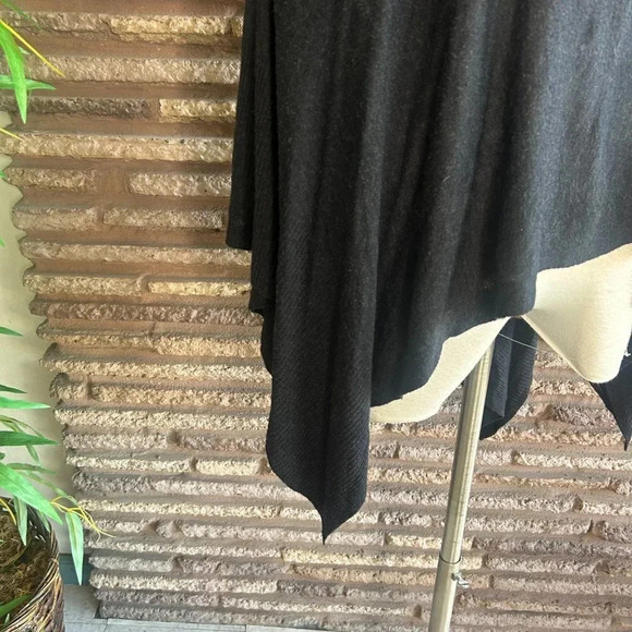 Lululemon Black Heather Enlightened Pullover Sweater - Picture 5 of 8